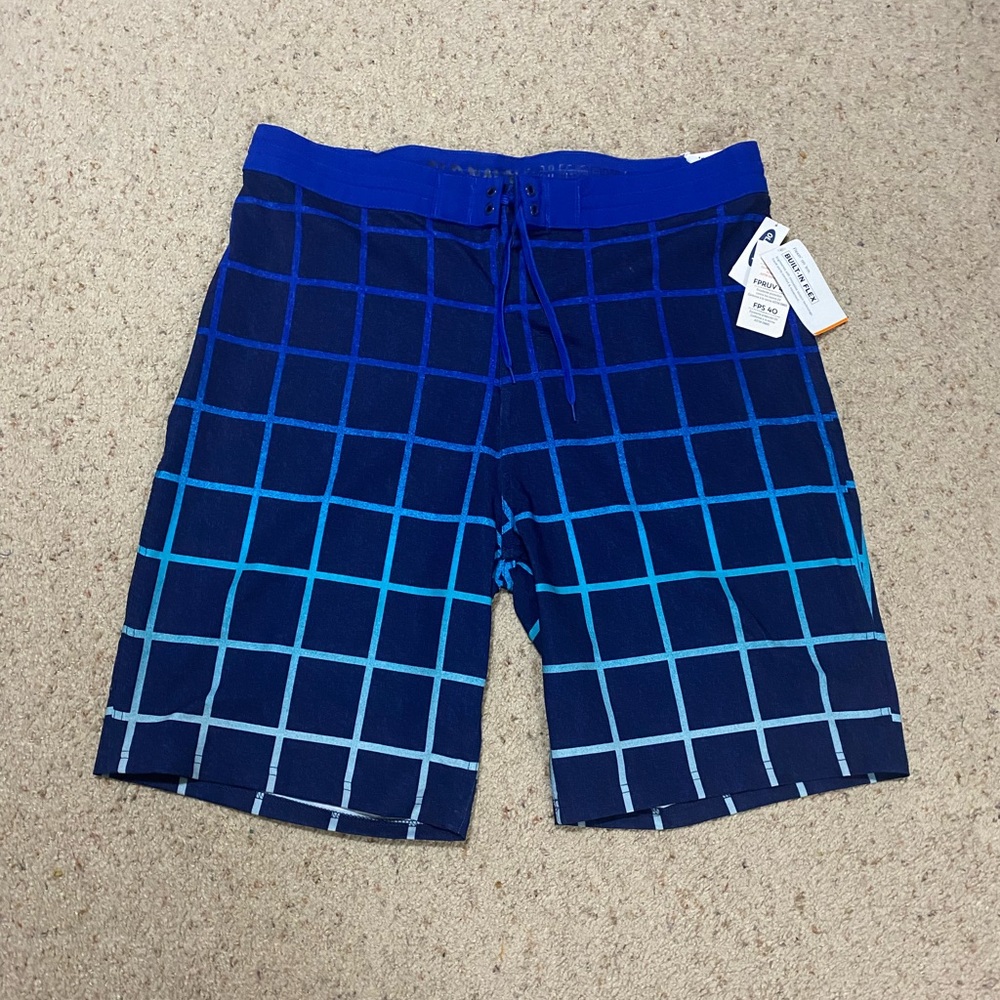 Old Navy Men’s 10” Inseam Shorts Build In Flex Stretch Blue Size 38 New